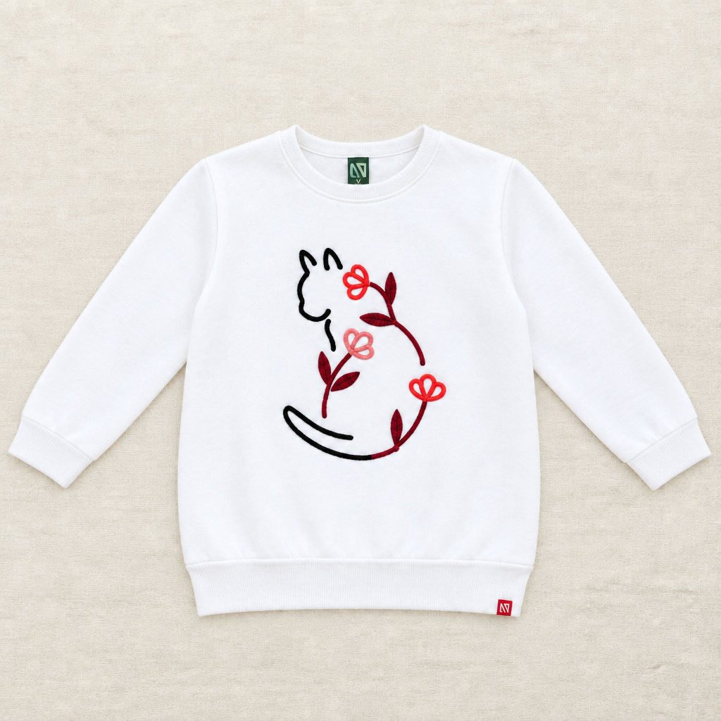 Chandail blanc à manches longues, motif chat rouge et noir sur le devant