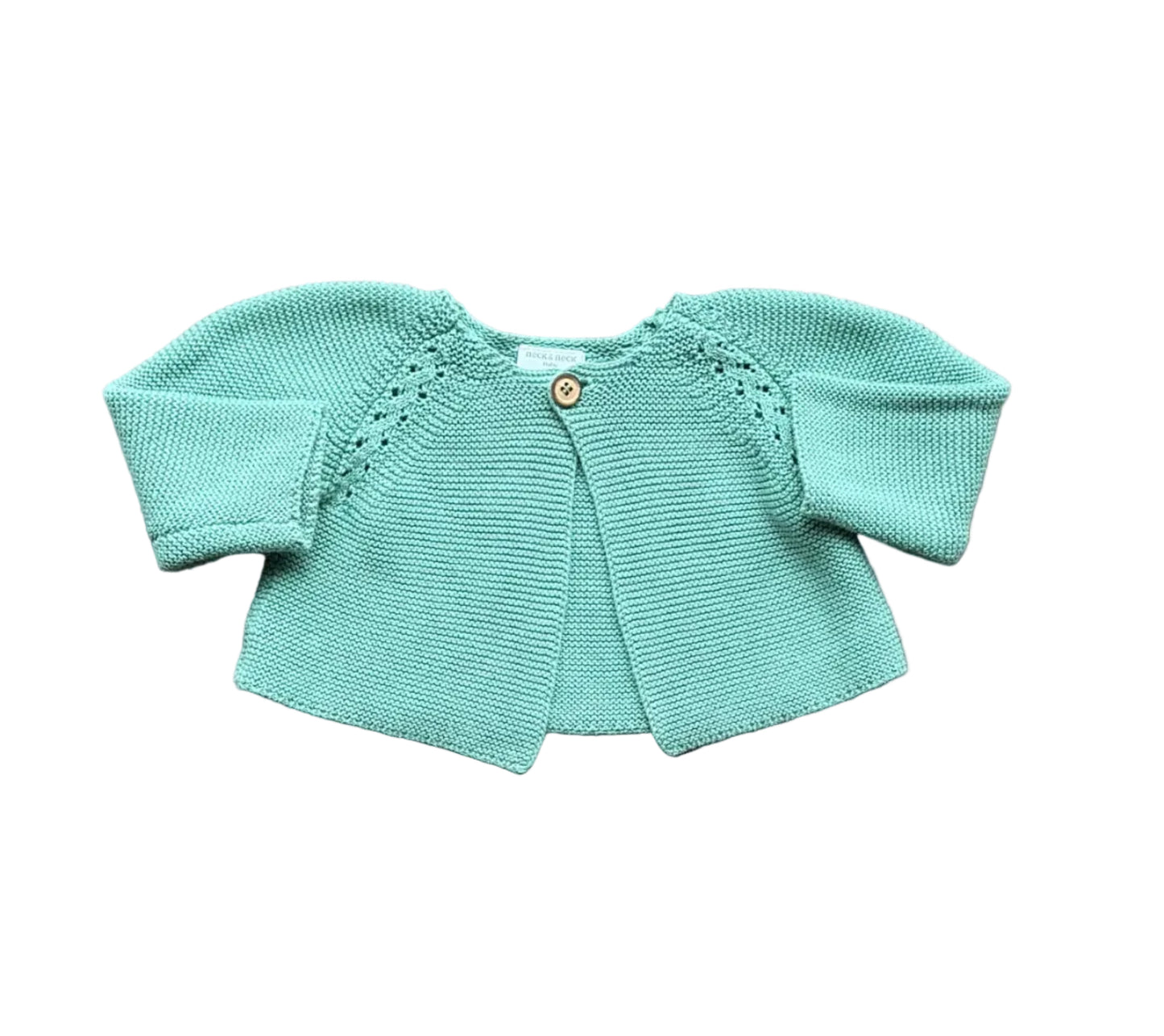 Gilet bébé vert sauge boutonné, manches courtes, maille côtelée, détails ajourés.