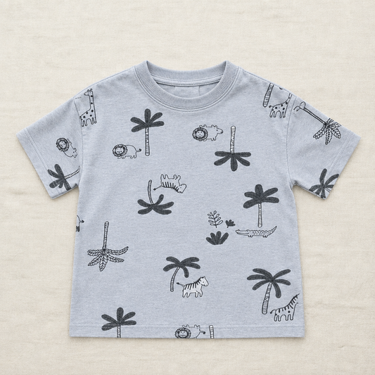 T-shirt bébé gris clair à manches courtes, col rond, imprimé animaux et palmiers.