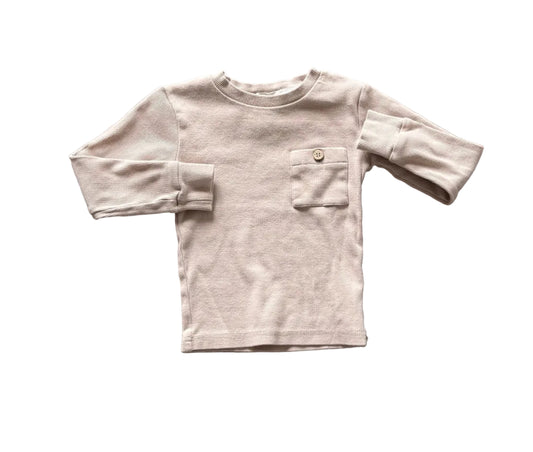 Chandail taupe à manches longues 1-2 ans, col rond, poche poitrine