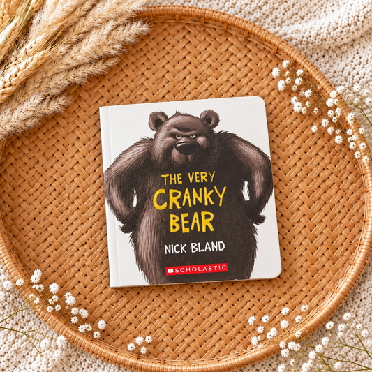 Livre jeunesse à couverture illustrée : ours grognon, titre « The Very Cranky Bear ».