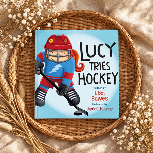 Livre jeunesse à couverture bleue, Lucy joue au hockey, illustration colorée