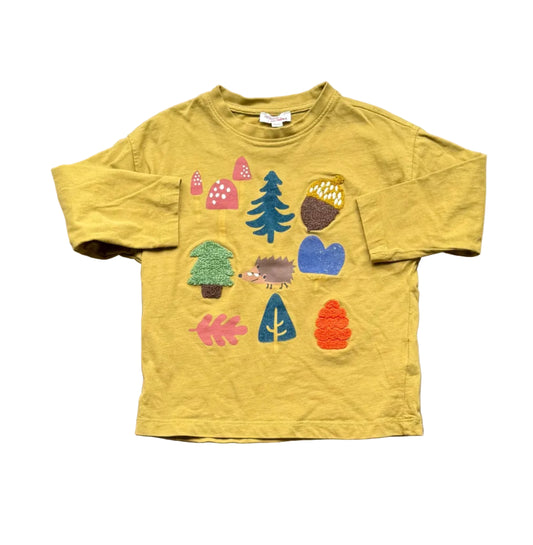 Chandail ocre 4 ans avec motifs forêt et animaux colorés