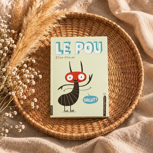 Livre broché « Le Pou » : couverture beige avec personnage rouge et lunettes bleues.
