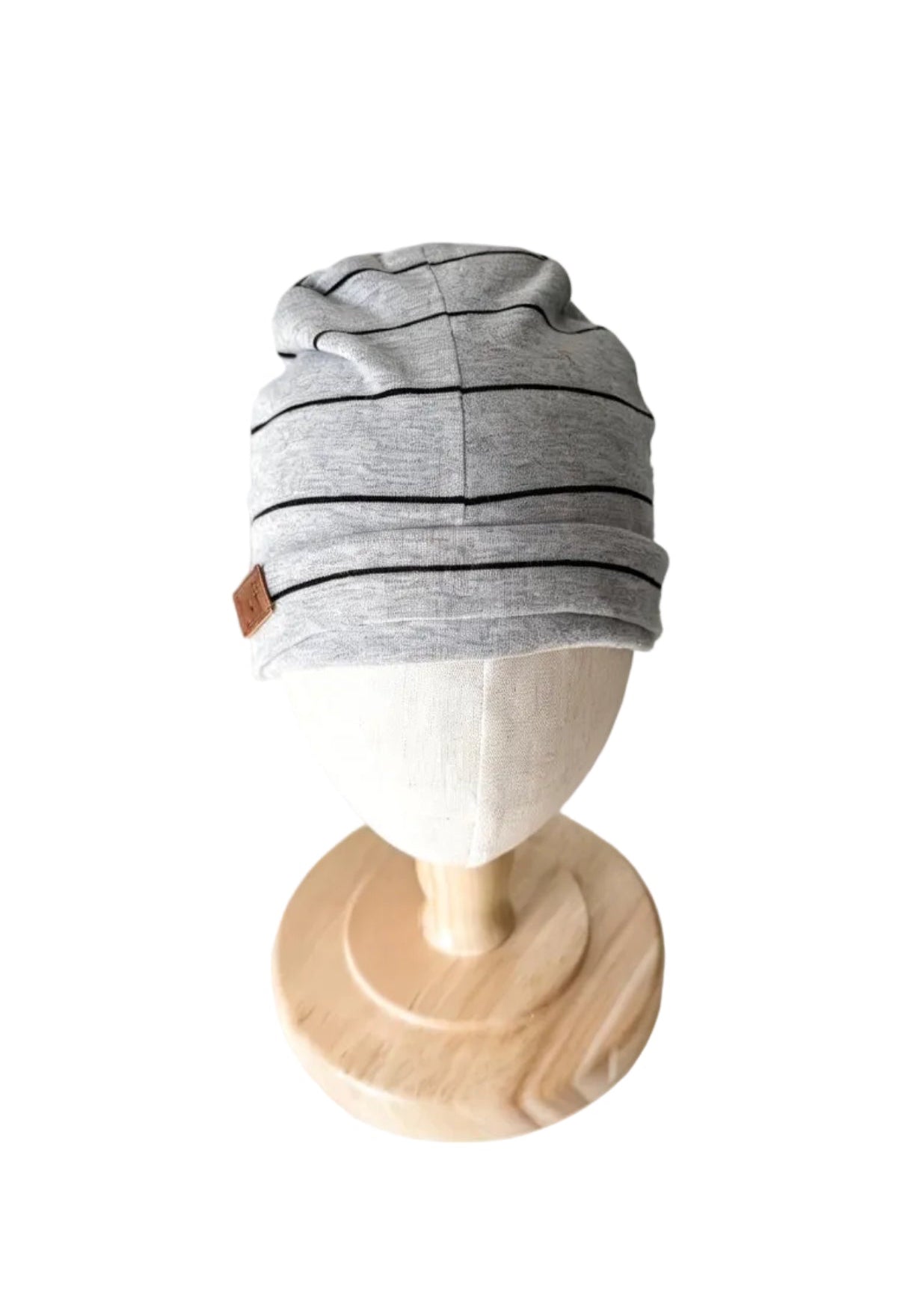 Bonnet rayé gris clair 2-5 ans, revers souple, écusson L&P sur le côté