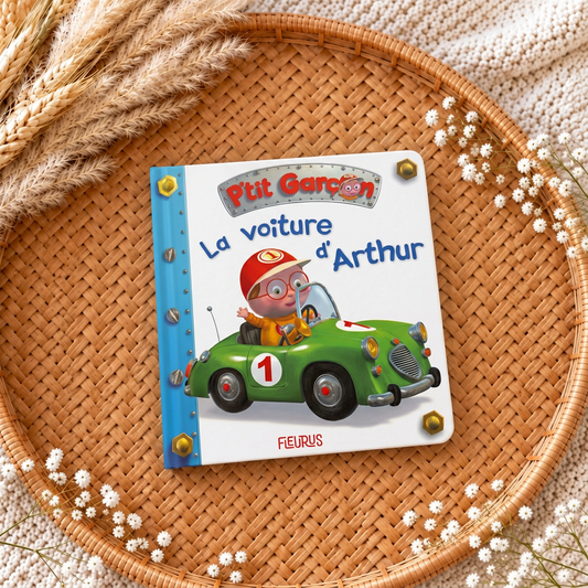 Livre jeunesse relié : couverture illustrée « La voiture d’Arthur » (Fleurus) avec garçon et voiture.