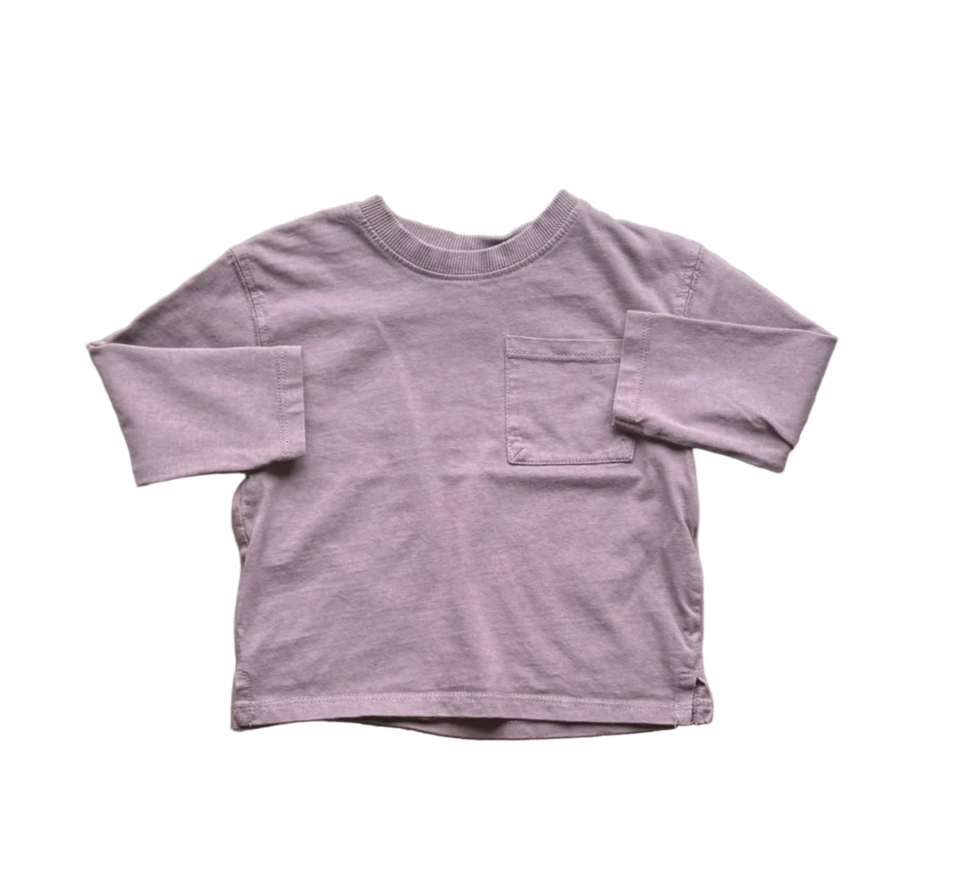 Chandail bébé mauve brun manches longues encolure ronde, poche poitrine