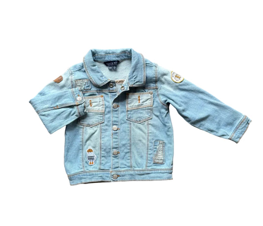Veste en jean bleu clair enfant, fermeture boutonnée et poches, motifs souris sur le devant.