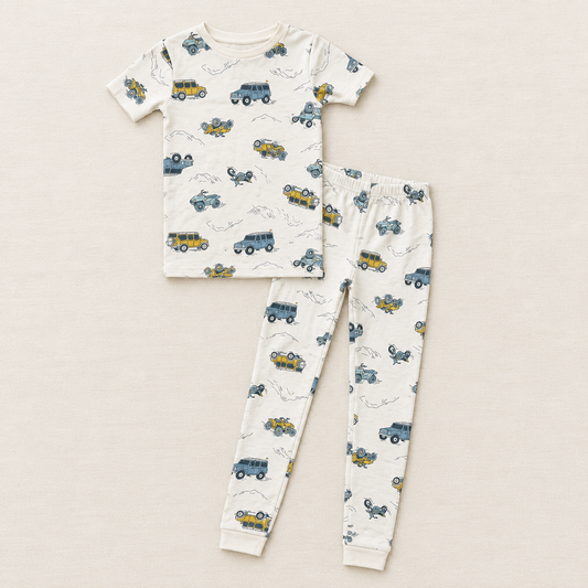 Ensemble pyjama Carter’s 8 ans, blanc à motifs voitures, t-shirt manches courtes et pantalon long
