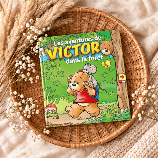 Livre Les aventures de Victor dans la forêt, couverture illustrée avec ourson et souris
