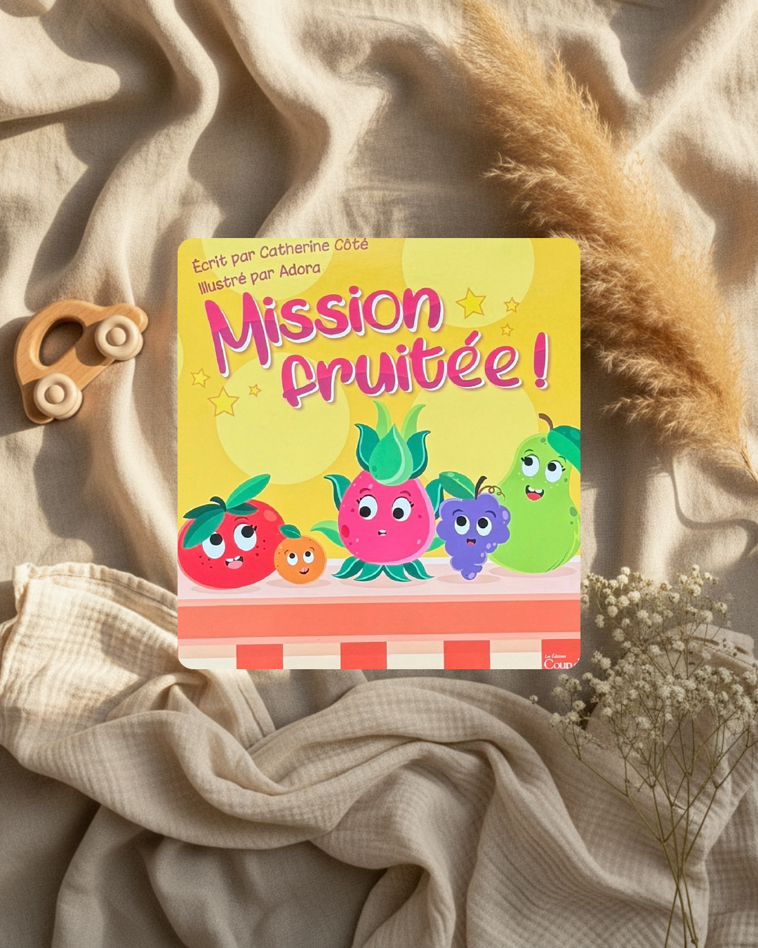 Livre jeunesse à couverture jaune avec personnages de fruits souriants et titre Mission fruitée