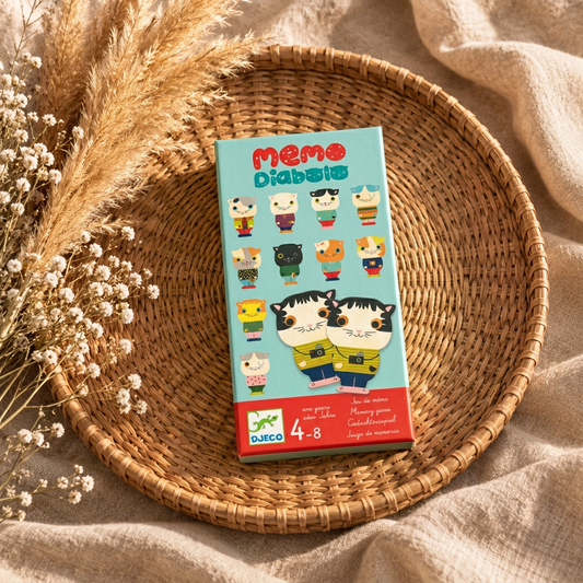 Boîte de jeu de mémoire Djeco avec chats illustrés, tranche d’âge 4-8