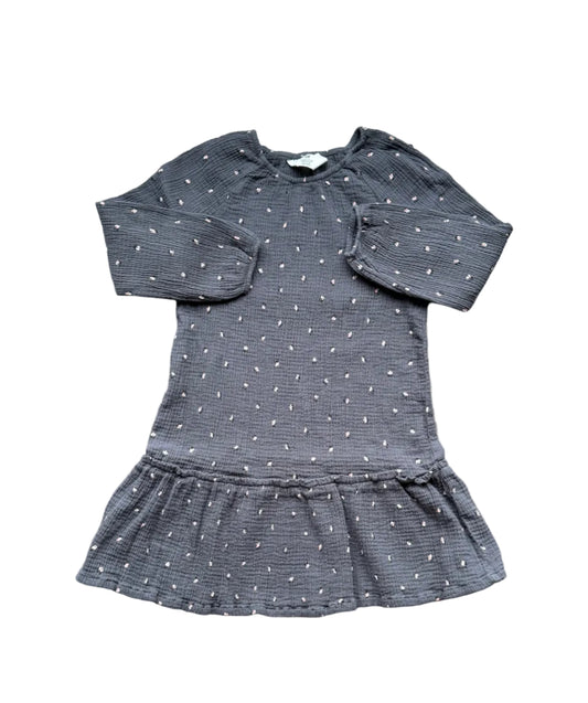 Robe fille à manches longues bleu foncé à pois blancs, taille froncée, bas évasé.