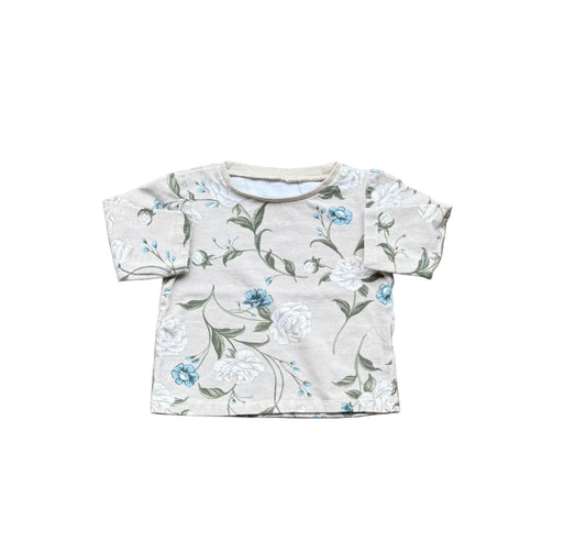 Chandail bébé Blumind 9 mois, manches courtes, motif floral bleu-vert sur fond clair
