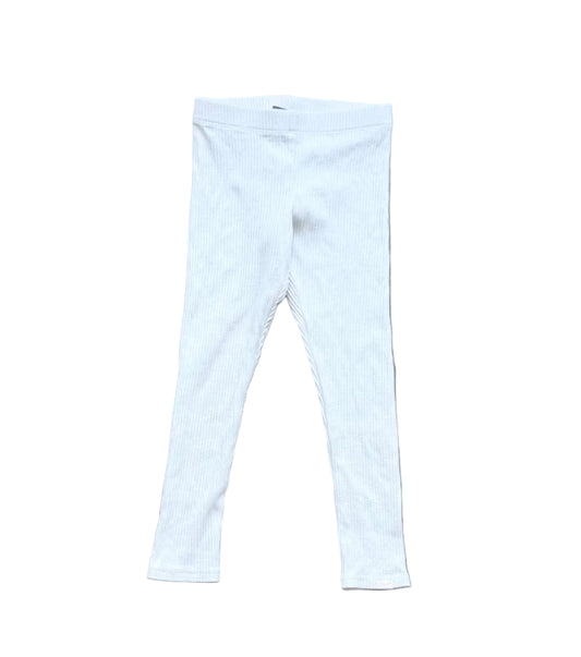 Legging enfant bleu clair à fines rayures verticales.