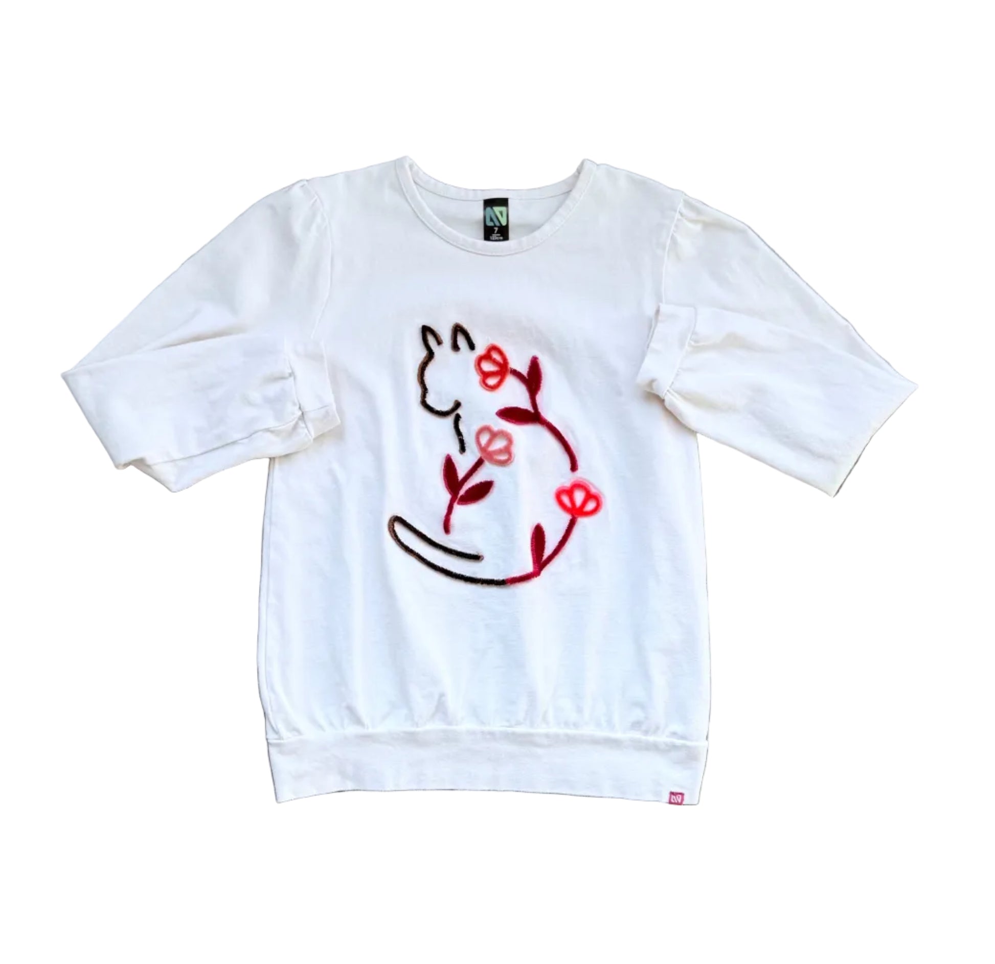Chandail blanc pour 7 ans, manches longues, encolure ronde, motif chat rouge