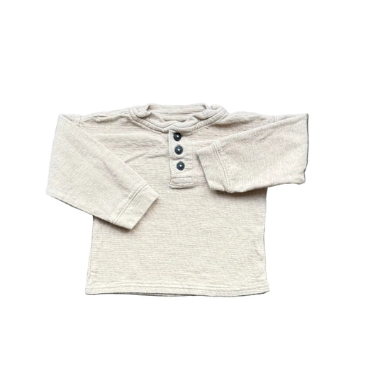 Chandail bébé crème à manches longues, encolure boutonnée style henley (18 mois)