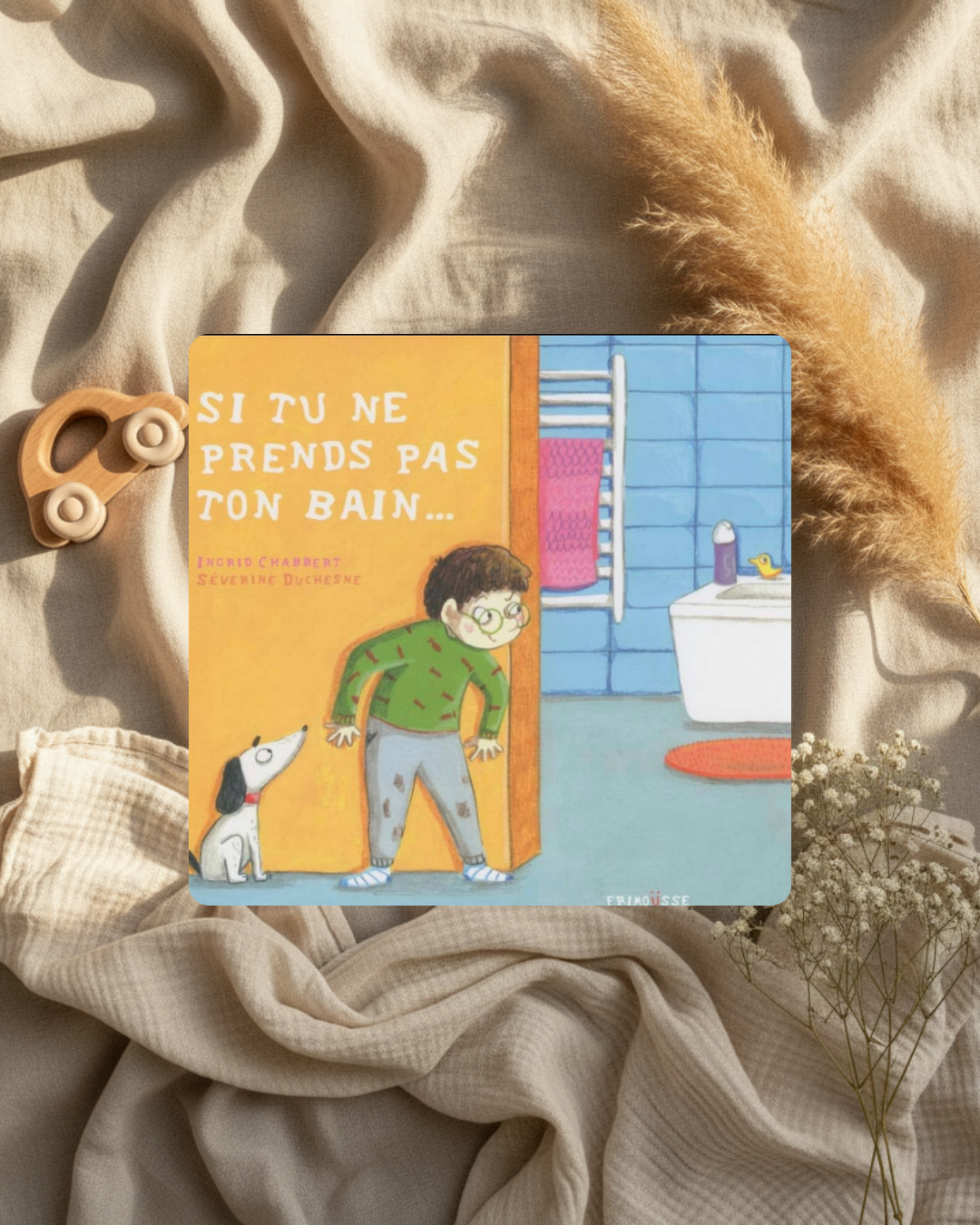 Livre jeunesse illustré: enfant et salle de bain, couverture jaune et bleue.