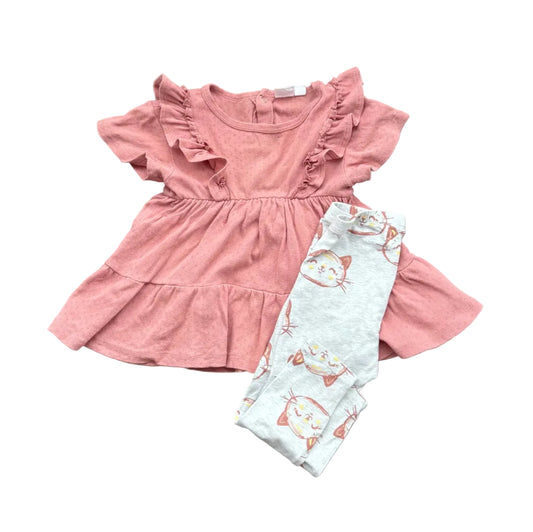 Robe rose crème à manches volantées avec pantalon long chat