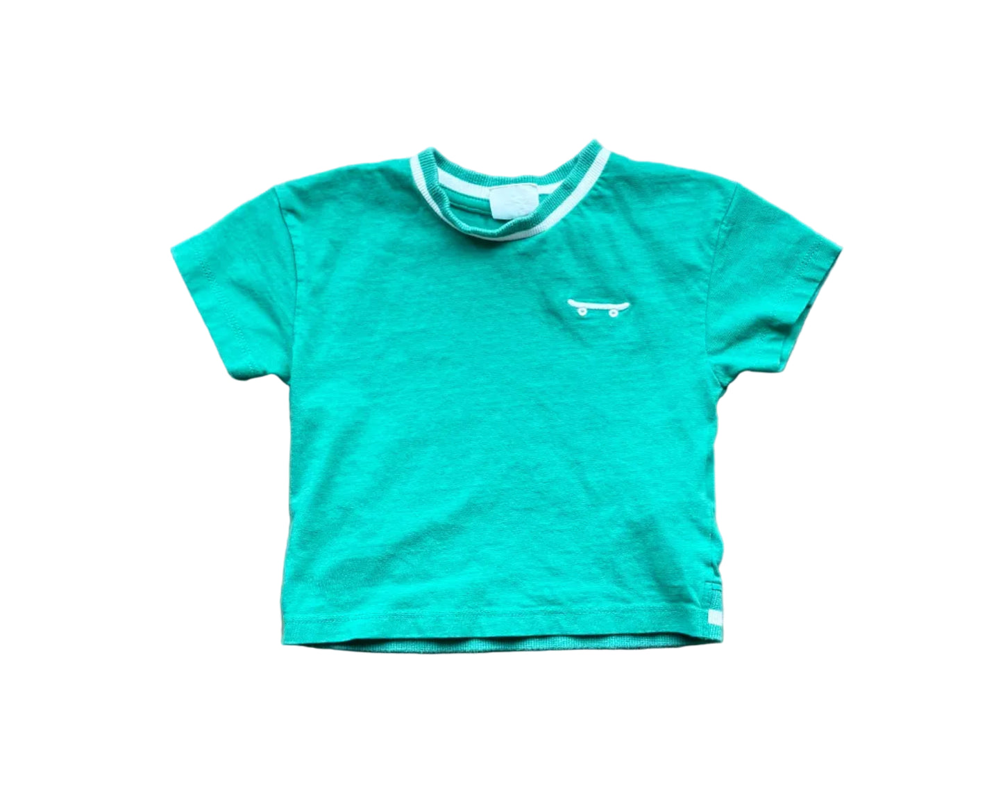 T-shirt vert Zara 9-12 mois, col rond côtelé et petit motif poitrine