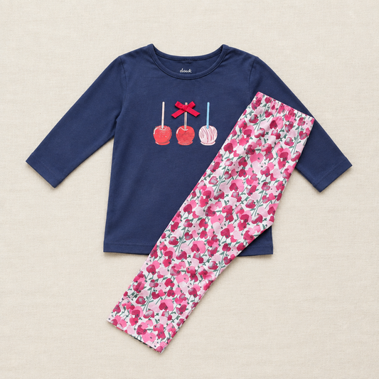 Ensemble pyjama enfant : haut bleu marine à manches longues, pantalon fruits rose